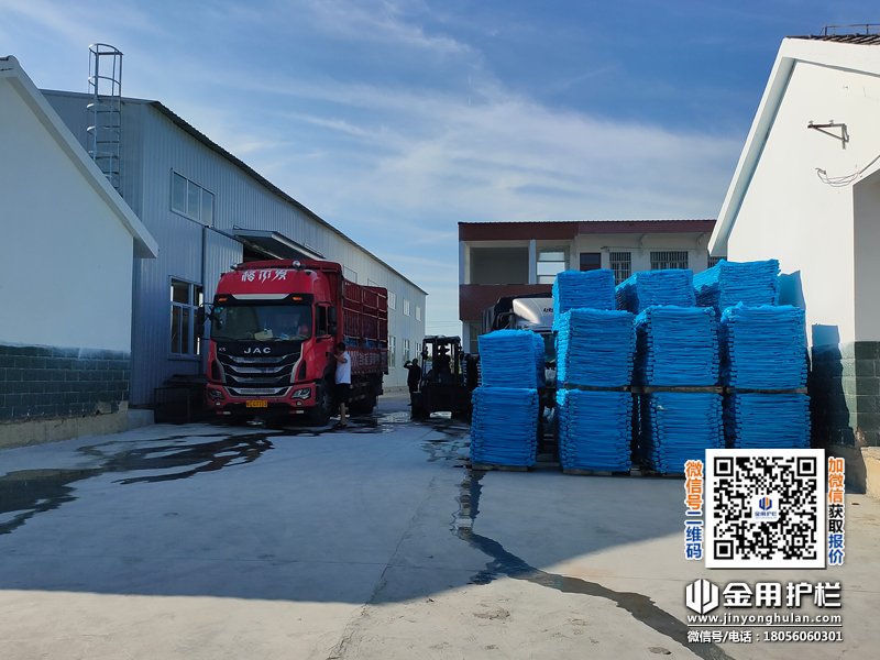 2025年7月1日鋅鋼飄窗欄桿裝車發貨！