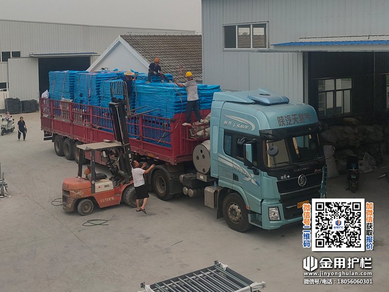 2025年7月15日鋅鋼陽臺欄桿裝車發(fā)貨！