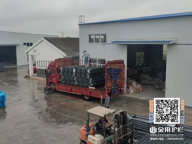 2025年8月11日鋅鋼圍墻護(hù)欄裝車發(fā)貨！