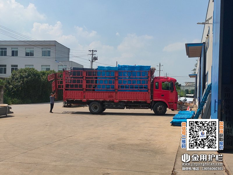 2025年8月26日小區(qū)鋅鋼欄桿裝車發(fā)貨！