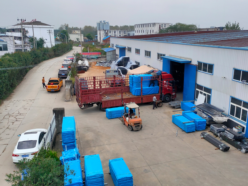 2025年10月13日鋅鋼陽臺護欄裝車發貨！