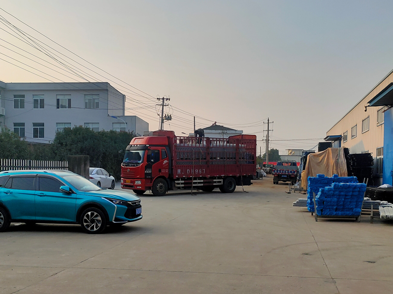 2025年11月14日鋅鋼圍墻護欄裝車發貨！